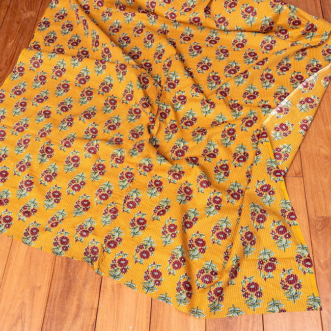 〔1m切り売り〕カンタ刺繍がかわいい　ボタニカルデザインの布　マスタード系〔幅約109cm〕 6 - 全体写真です