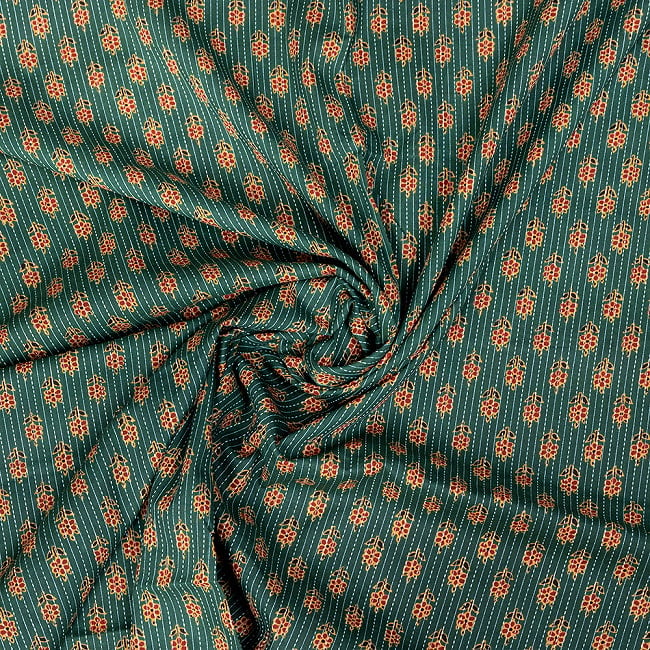 〔1m切り売り〕カンタ刺繍がかわいい　ボタニカルデザインの布　フォレスト系〔幅約108cm〕 4 - 拡大写真です