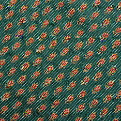 〔1m切り売り〕カンタ刺繍がかわいい　ボタニカルデザインの布　フォレスト系〔幅約108cm〕の商品写真