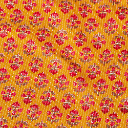 【5個セット】〔1m切り売り〕カンタ刺繍がかわいい　ボタニカルデザインの布　マスタード系〔幅約110cm〕の写真