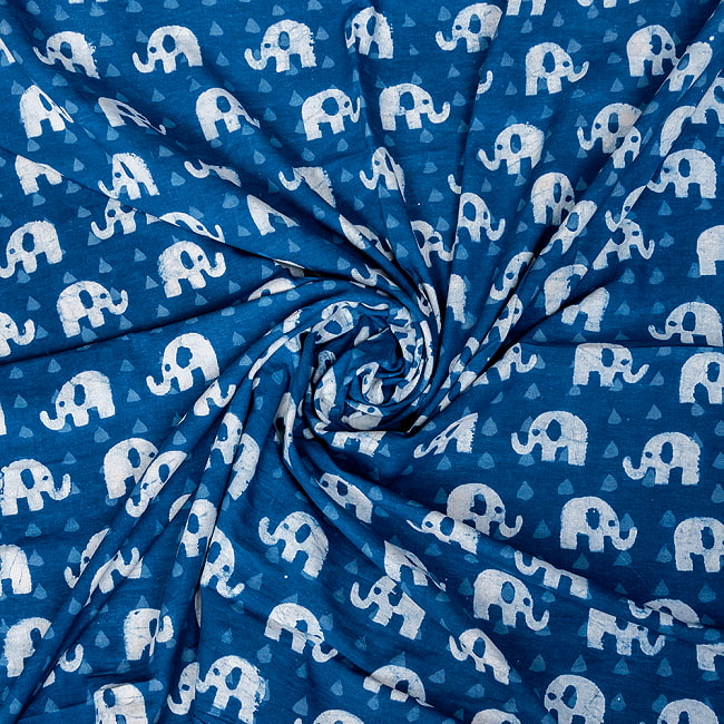 〔1m切り売り〕インドの伝統息づく　昔ながらの木版インディゴ藍染布　象さん　ネイビー系〔幅約112cm〕 4 - 拡大写真です
