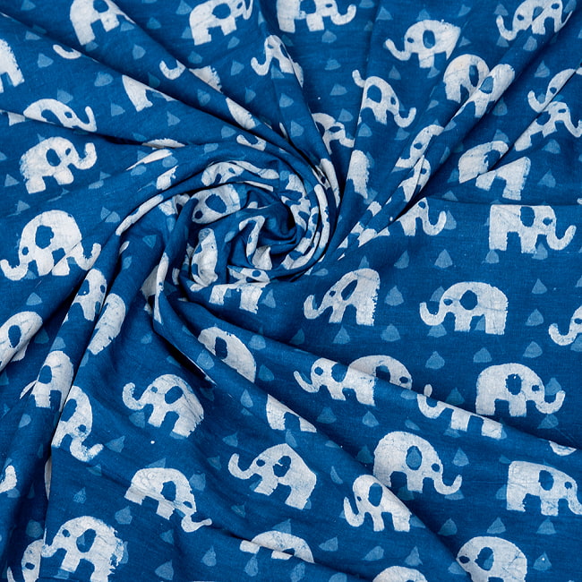 〔1m切り売り〕インドの伝統息づく　昔ながらの木版インディゴ藍染布　象さん　ネイビー系〔幅約112cm〕 5 - インドならではの風合い