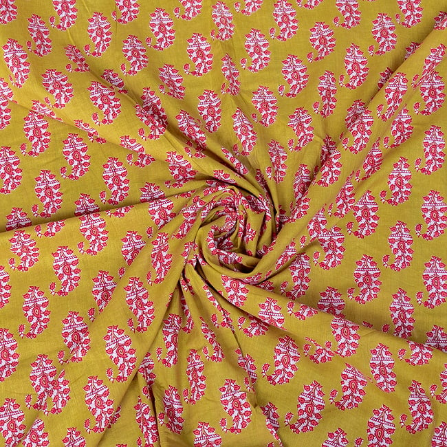 〔1m切り売り〕南インドの民族模様　昔ながらのペイズリー布　黄緑系〔幅約109cm〕 4 - 拡大写真です