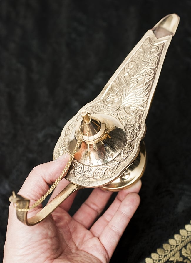 アラジンの魔法のランプ 【23cm×15cm】 5 - 手に取るとこれくらいの大きさです。