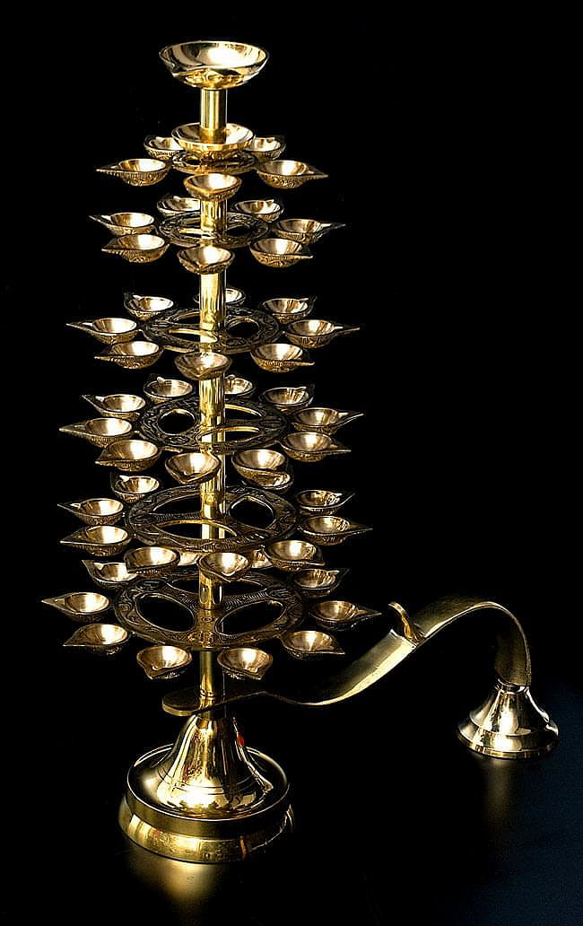 儀式「Aarti」に用いられるオイルランプ 7段【45cm】の写真1枚目です。全体写真ですランプ,灯心,オイルランプ,puja,aarti