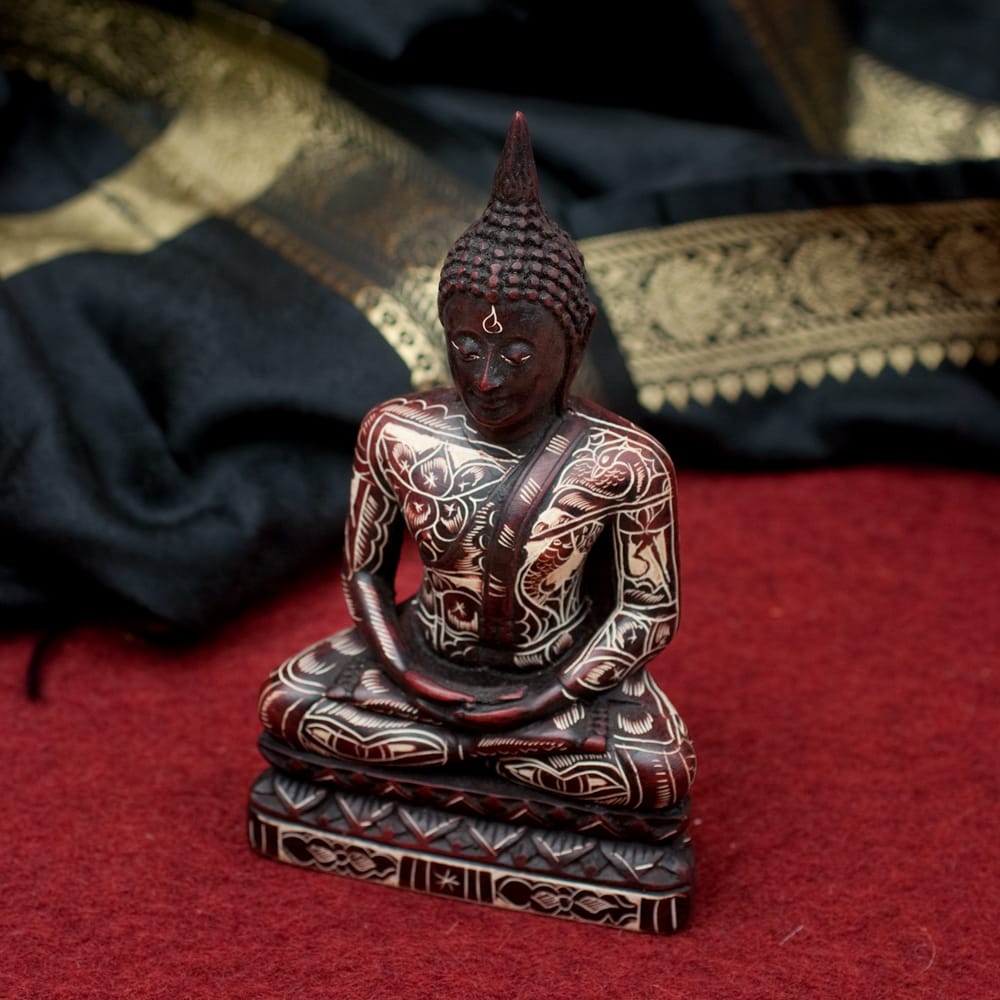 手彫り模様のブッダ像[16.3cm] の通販 - TIRAKITA.COM