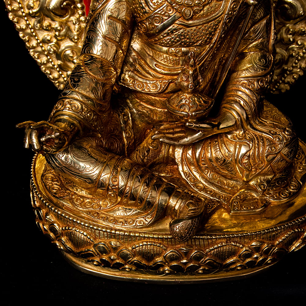 蓮華生大師（パドゥマ・サムバヴァ・グル） 銅造鍍金仕上げ - 38cm の