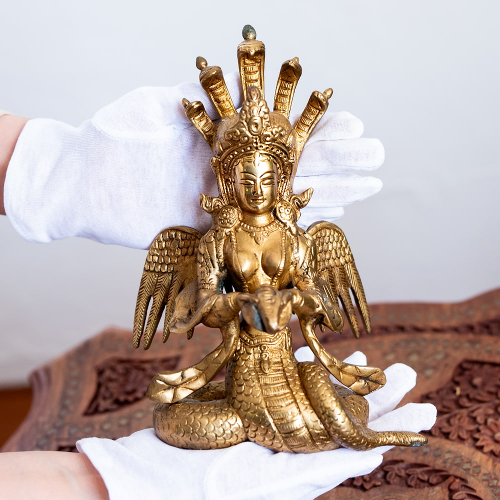 蛇の神様　富や繁栄の象徴　ナーガ像　美しいブラス製〔約22cm×約13.5cm 約9cm 約2178g〕