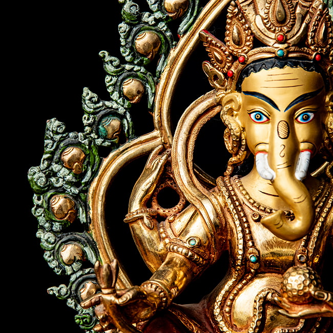【1点物】大聖歓喜天（ガネーシャ） 銅造鍍金仕上げ ネパール製 高さ：23cm程度 2.1kg 7 - 細部の様子です。