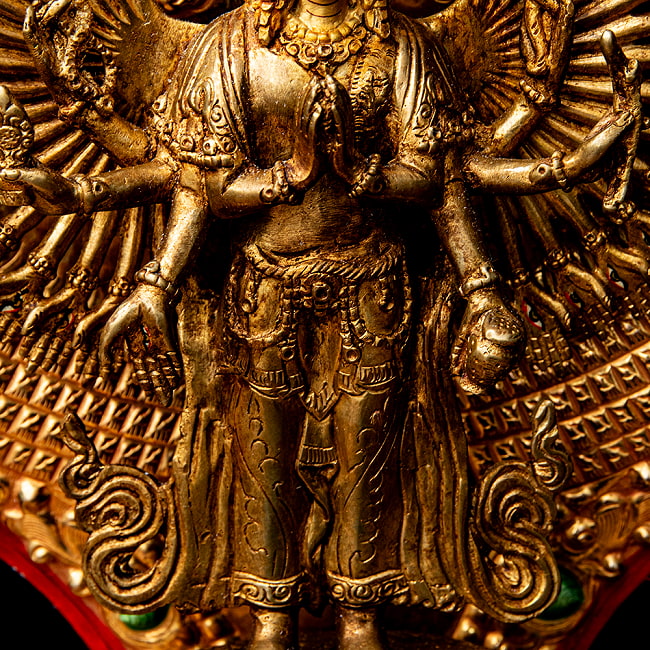 【1点物】千手千眼観音菩薩立像 銅造鍍金仕上げ ネパール製 高さ：36.5cm程度 2.1kg 12 - 腰回りの様子です。