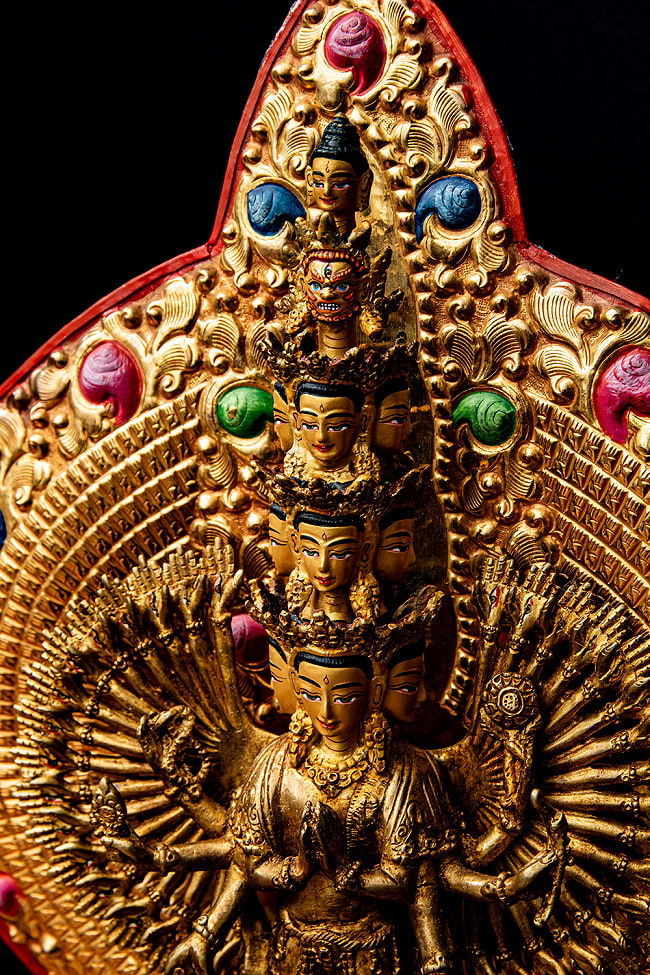 【1点物】千手千眼観音菩薩立像 銅造鍍金仕上げ ネパール製 高さ：36.5cm程度 2.1kg 6 - 角度を変えてみてみました。