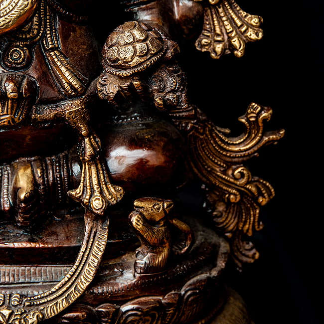 【1点物】ブラス製 ガネーシャ ネパール製 高さ：39cm程度 10.8kg 11 - ガネーシャの乗り物であるネズミが表現されています。