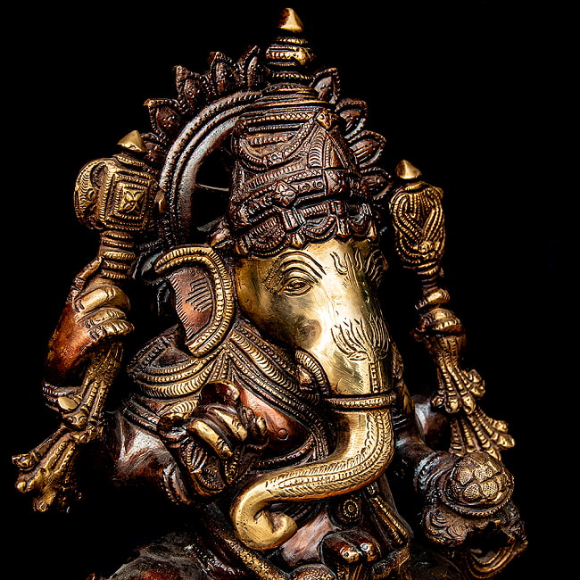 【1点物】ブラス製 ガネーシャ ネパール製 高さ：39cm程度 10.8kg 5 - 角度により陰影が異なるドラマティックな神像です。
